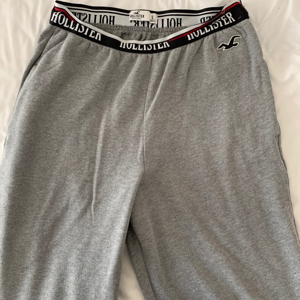 Hollister joggers